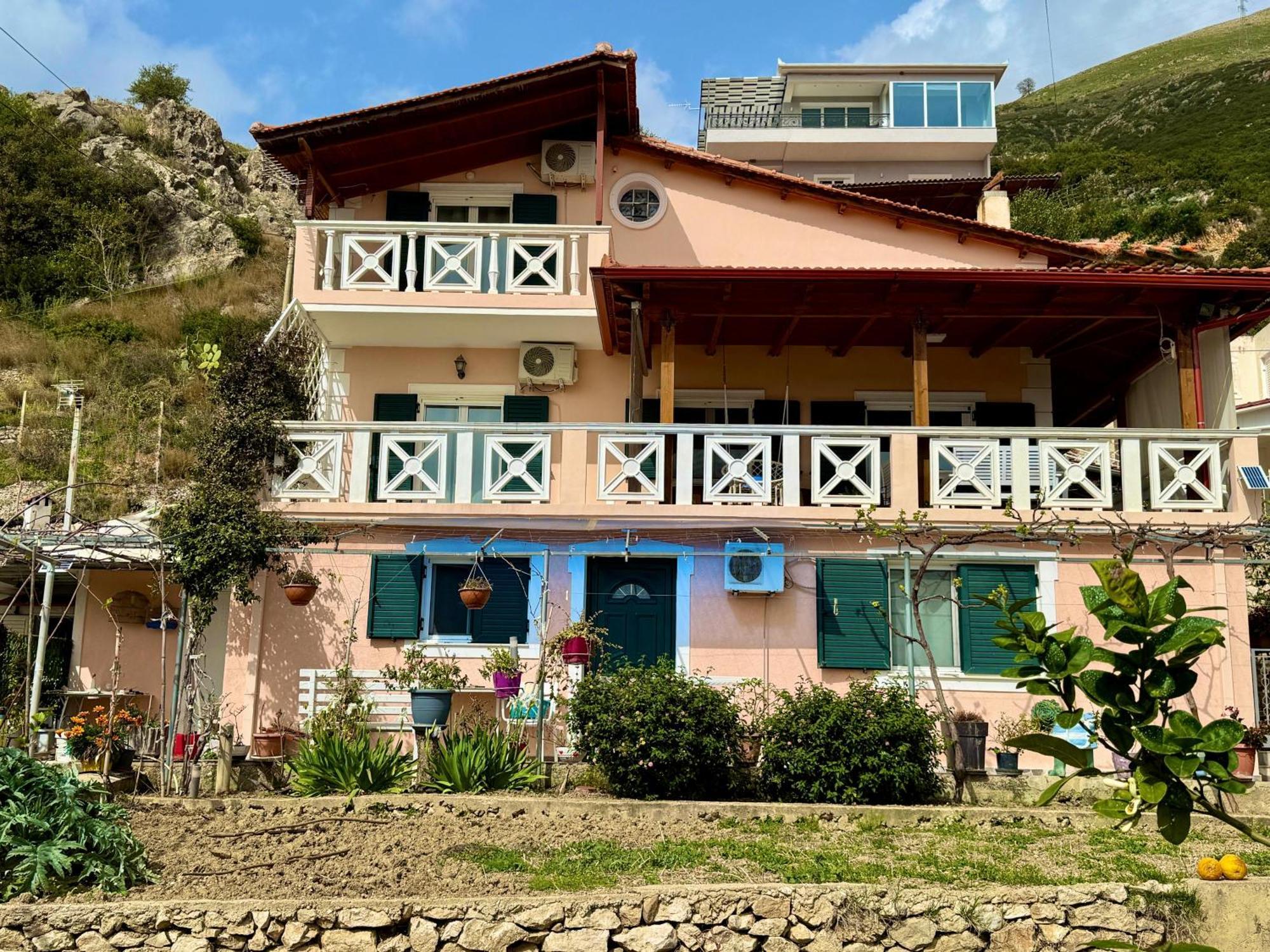 Apartment Nefeli Piqeras