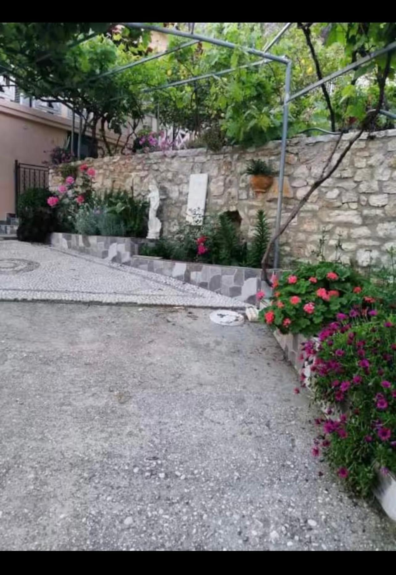 Apartment Nefeli Piqeras